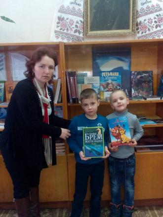 /Files/images/000_20_bbl/даруємо книги 1.jpg